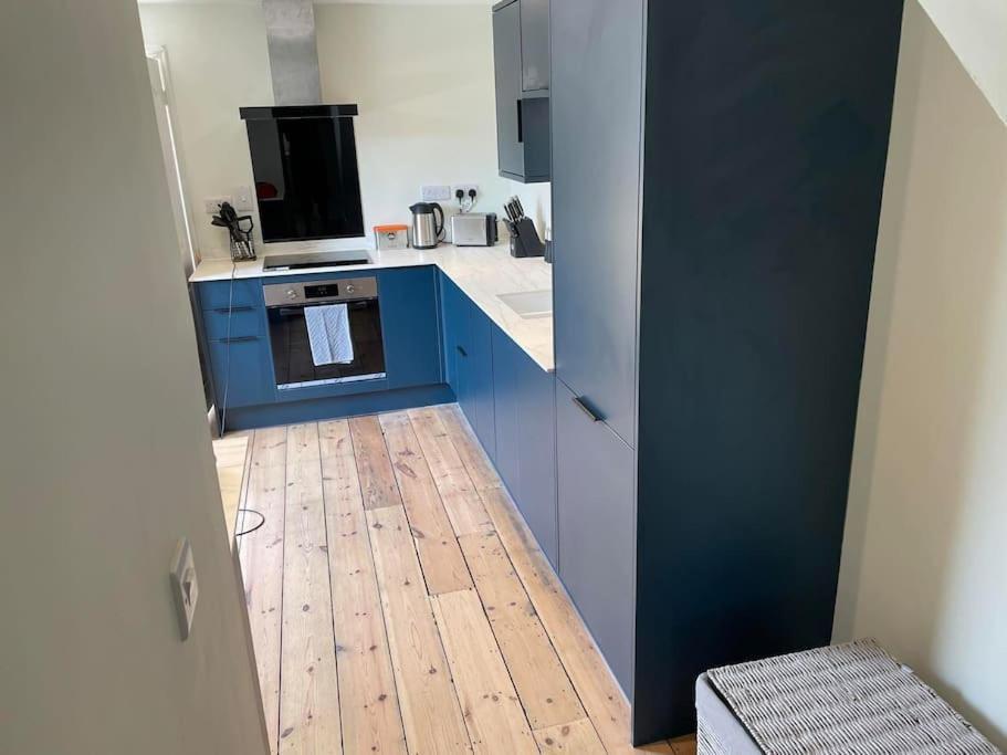 Stylish 1 Bedroom Flat In Heart Of Cowes Apartment *