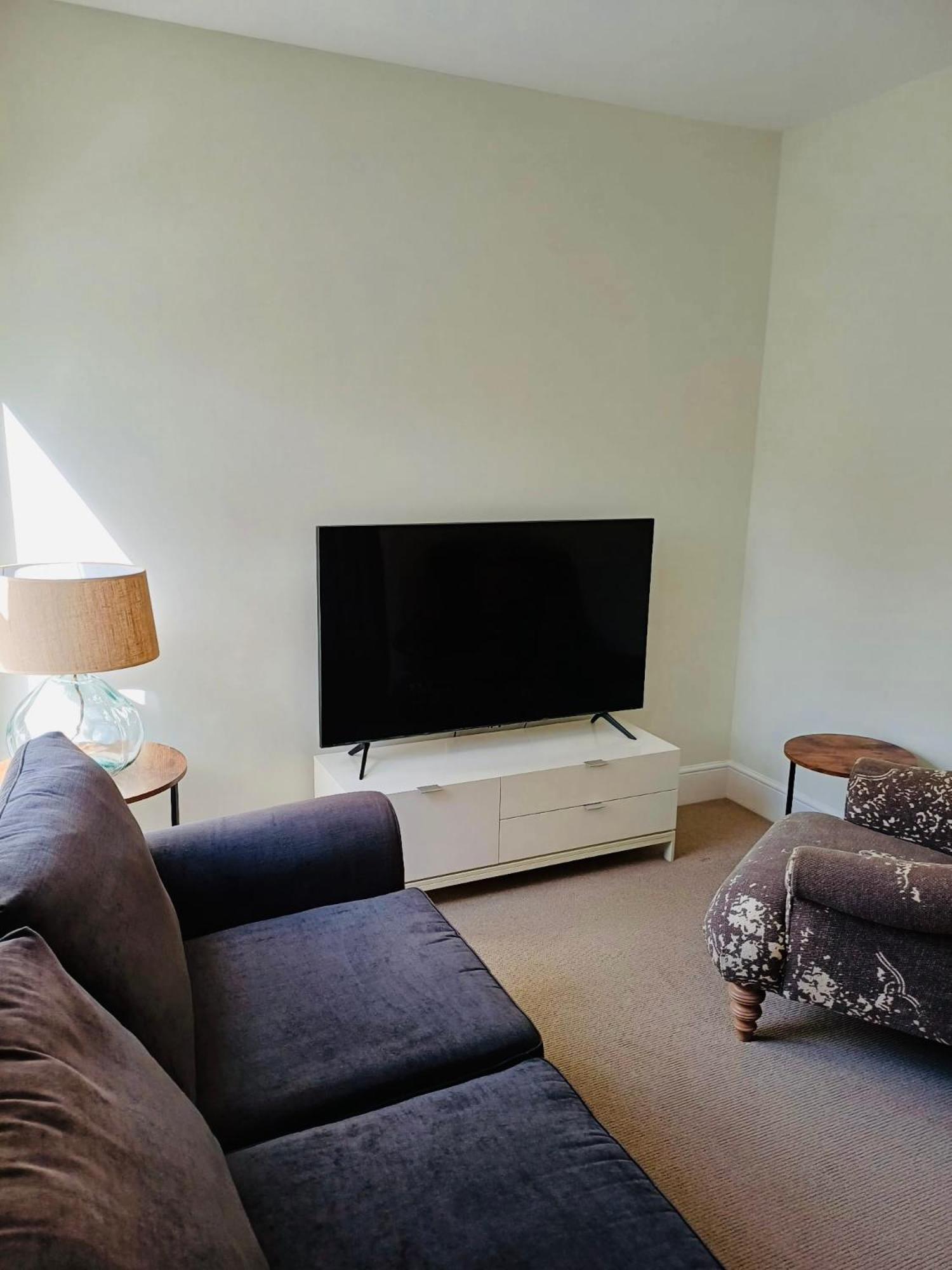 Stylish 1 Bedroom Flat In Heart Of Cowes Cowes (Isle of Wight)