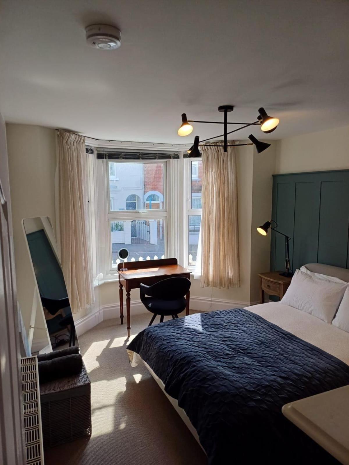 Stylish 1 Bedroom Flat In Heart Of Cowes Apartment *